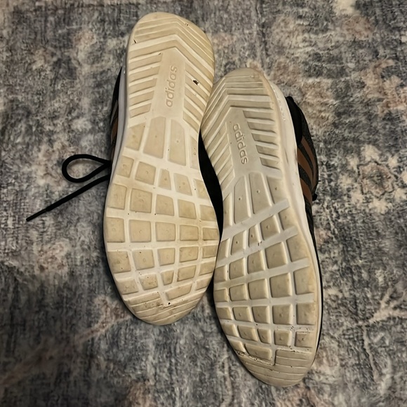 Adidas cloudfoam tennis shoes - Picture 3 of 3